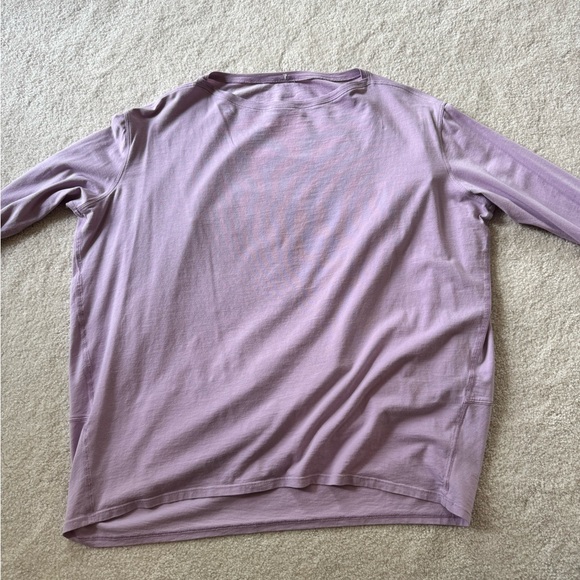 Lululemon back in action long sleeve - Picture 1 of 3